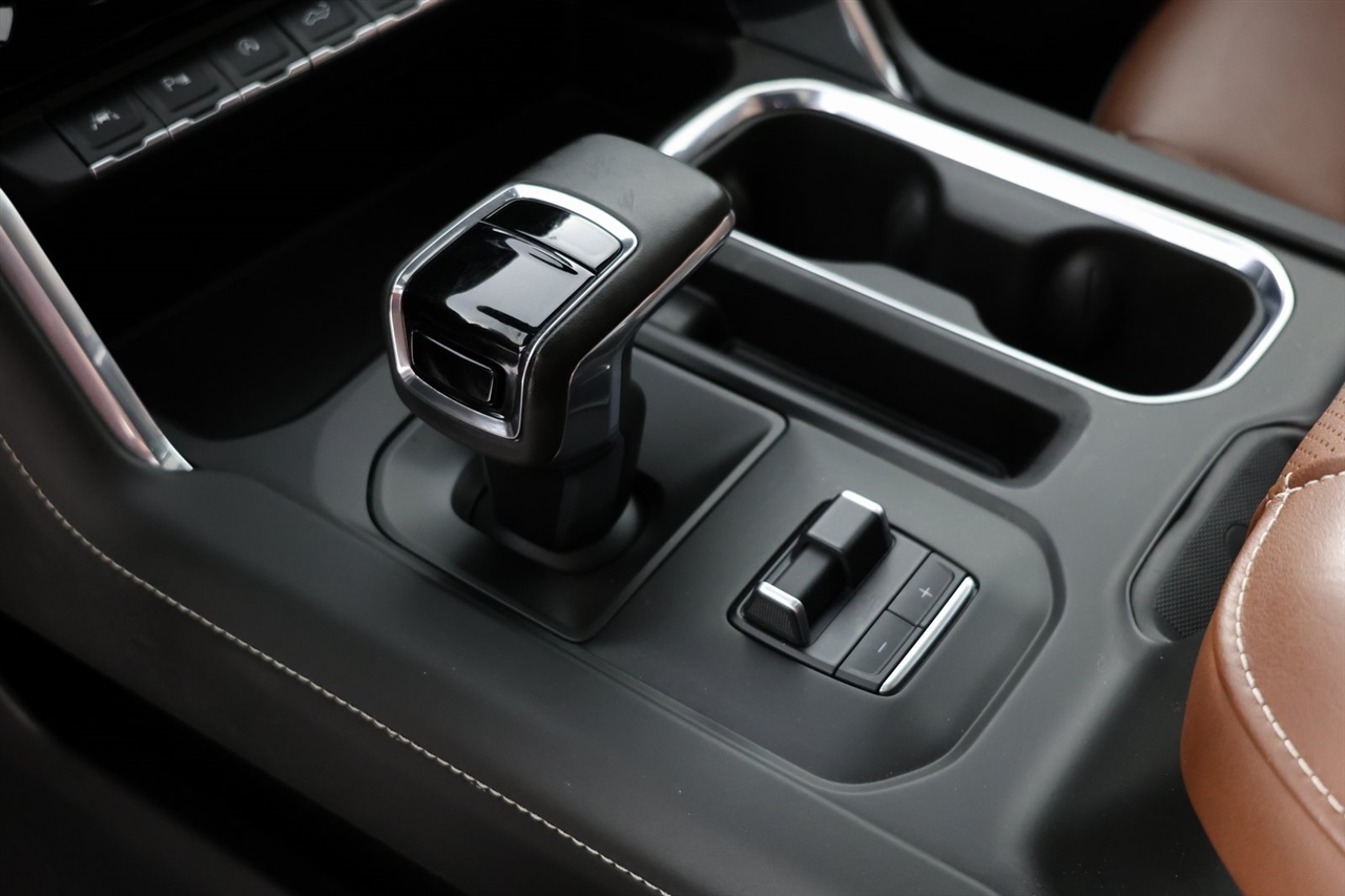 GMC Sierra 1500 Denali Ultimate Crew Cab 4WD 2023