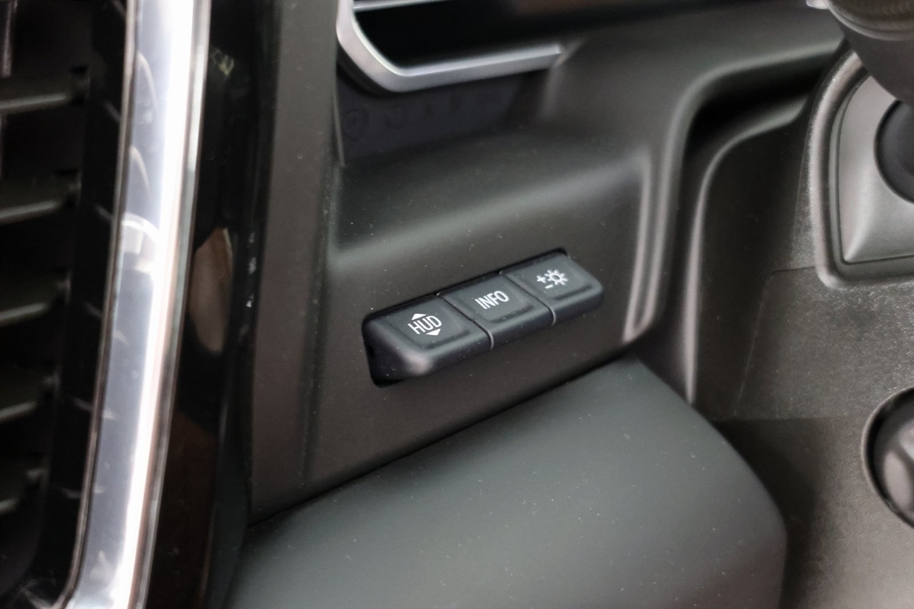 GMC Sierra 1500 Denali Ultimate Crew Cab 4WD 2023
