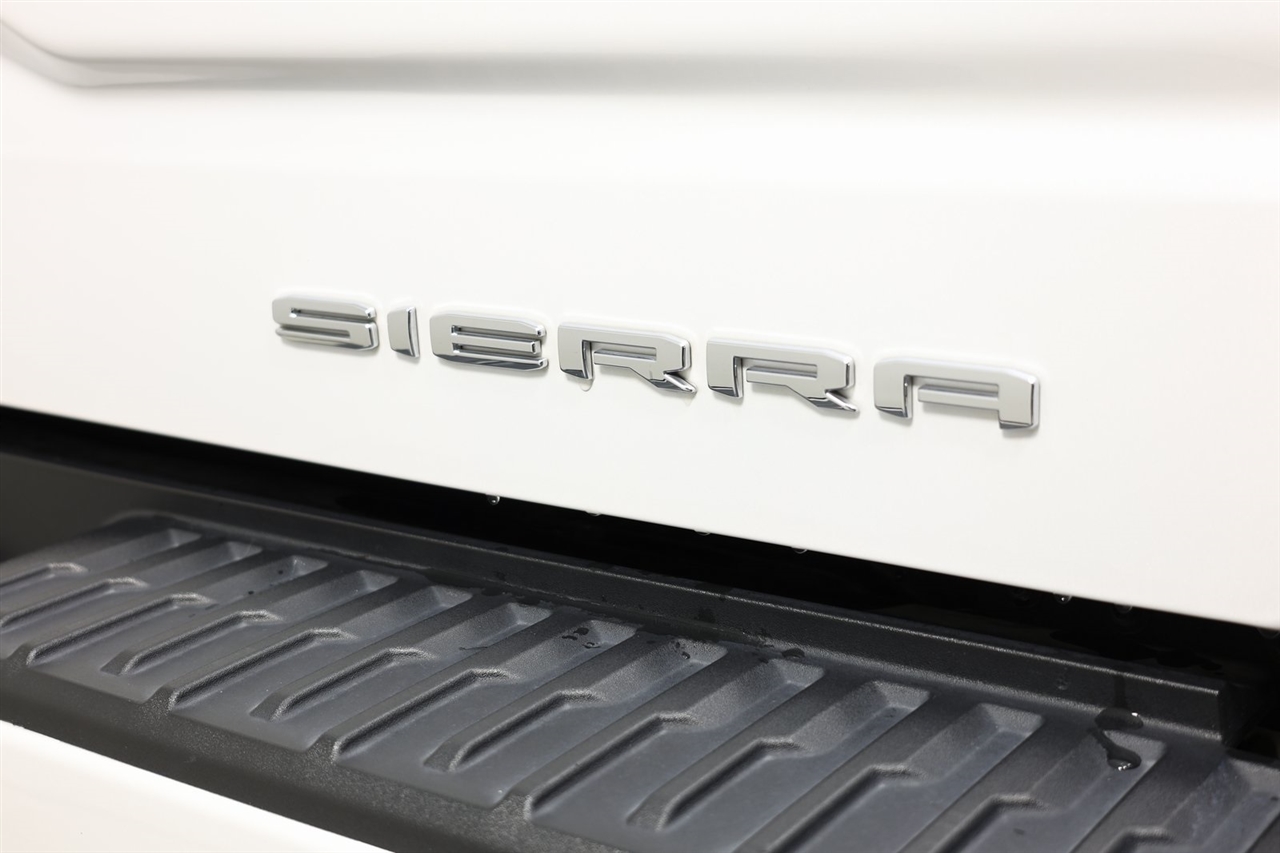 GMC Sierra 1500 Denali Ultimate Crew Cab 4WD 2023