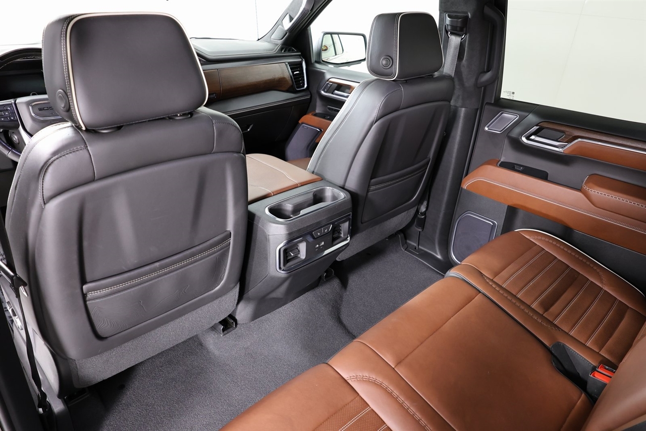 GMC Sierra 1500 Denali Ultimate Crew Cab 4WD 2023