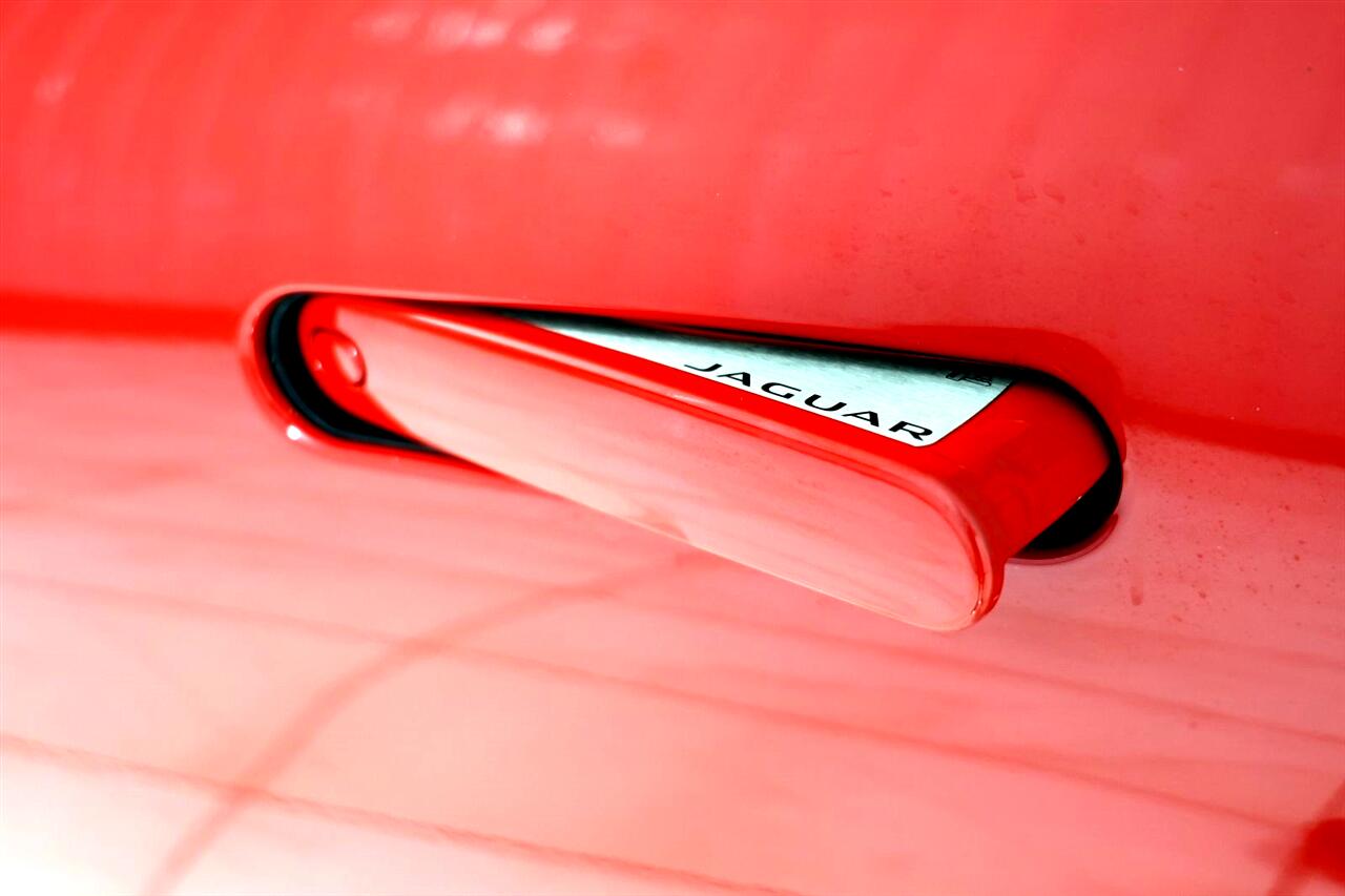 Jaguar F-Type P450 R-Dynamic Coupe AWD 2022