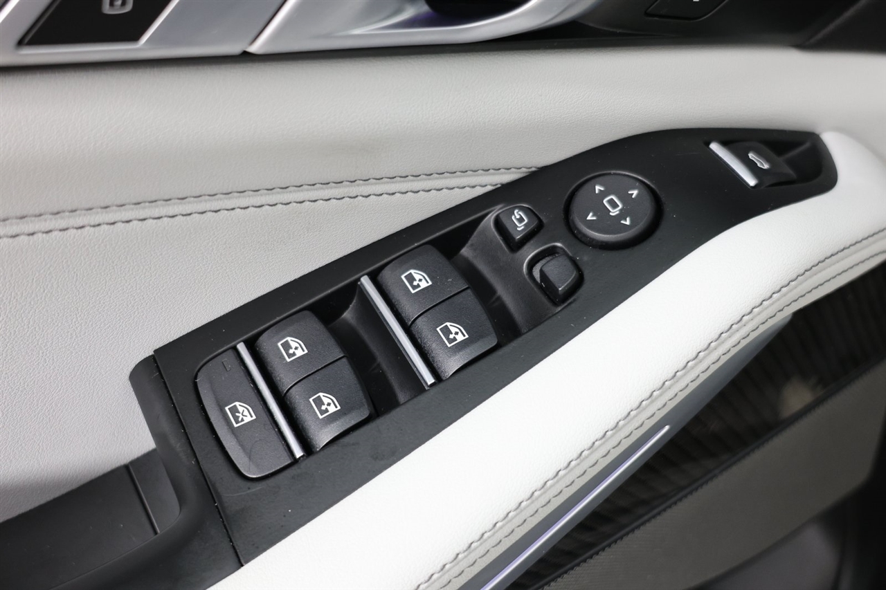 BMW X5 M50i 2023
