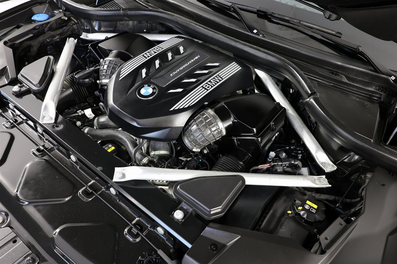BMW X5 M50i 2023