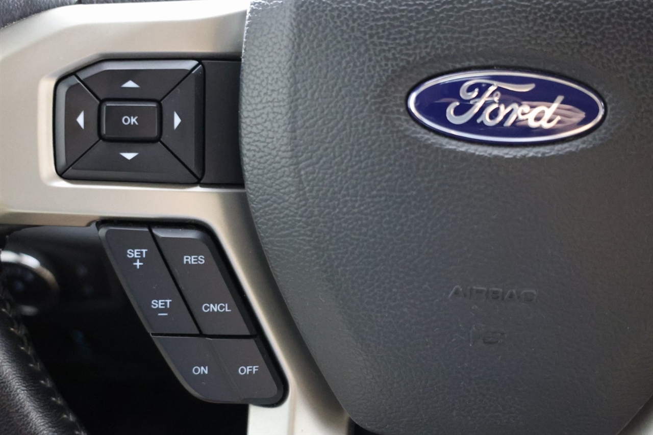Ford F-350 SD Lariat Crew Cab Long Bed 4WD 2022