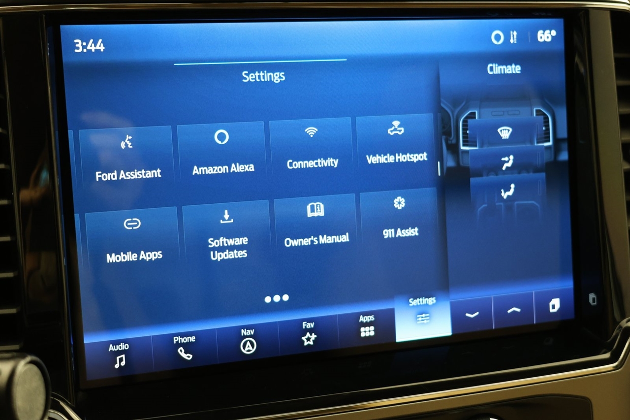 Ford F-350 SD Lariat Crew Cab Long Bed 4WD 2022
