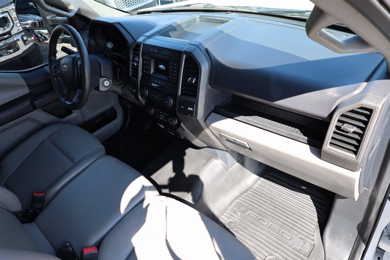 Ford F-550 Regular Cab DRW 2WD 2022