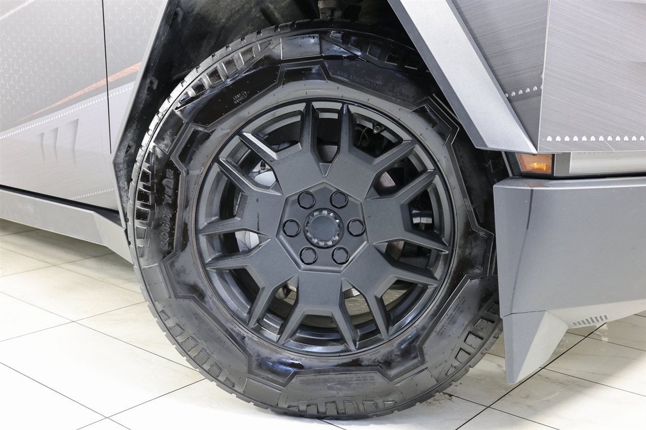 Tesla Cybertruck Cyberbeast 2024