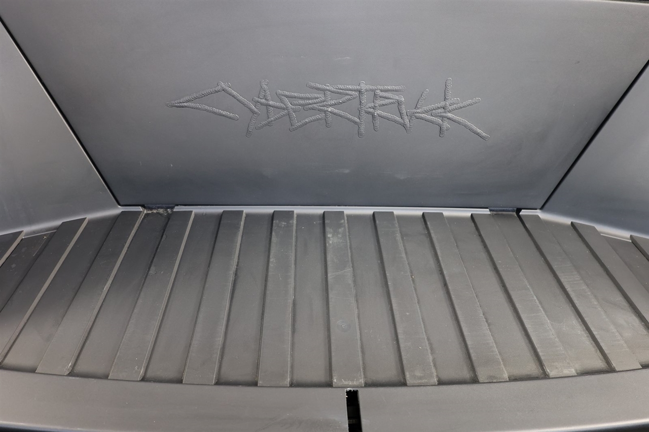 Tesla Cybertruck Cyberbeast 2024
