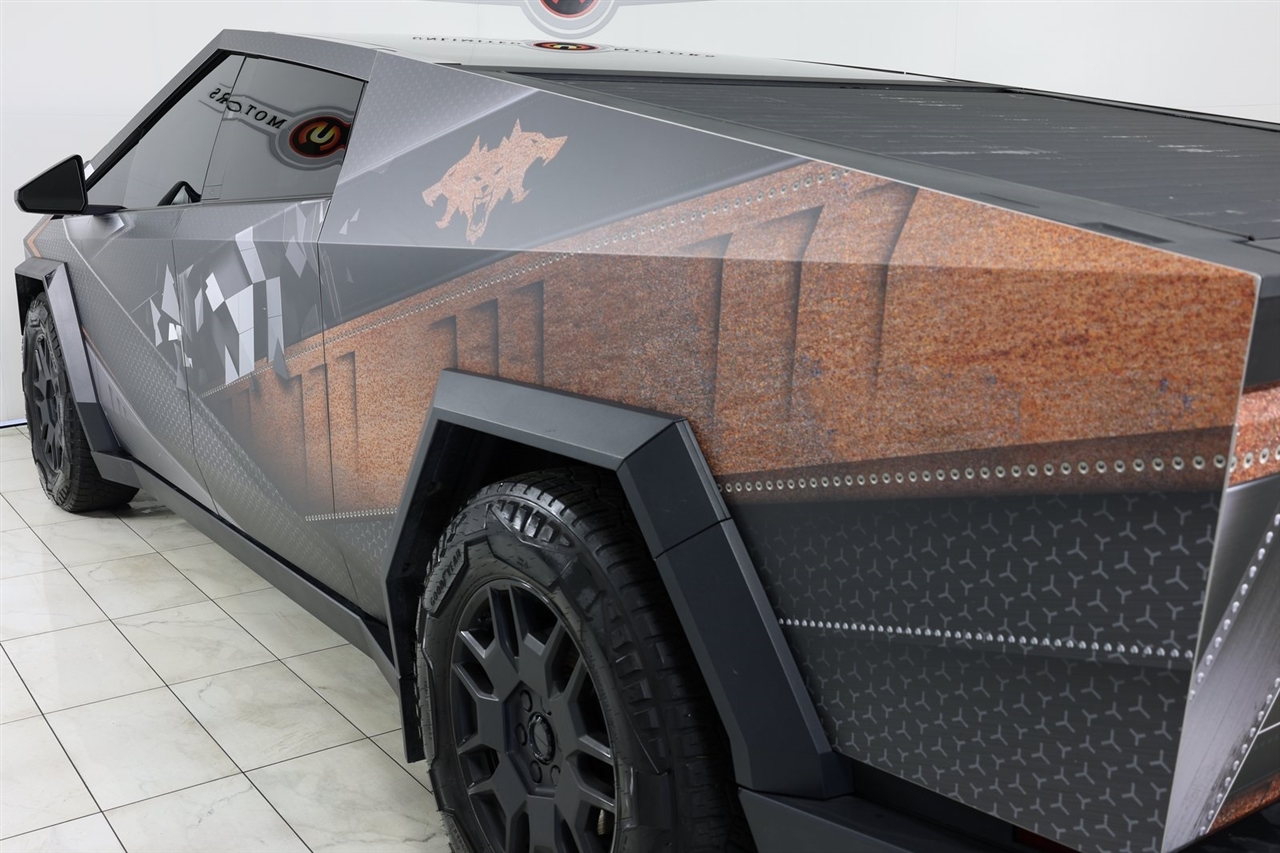 Tesla Cybertruck Cyberbeast 2024