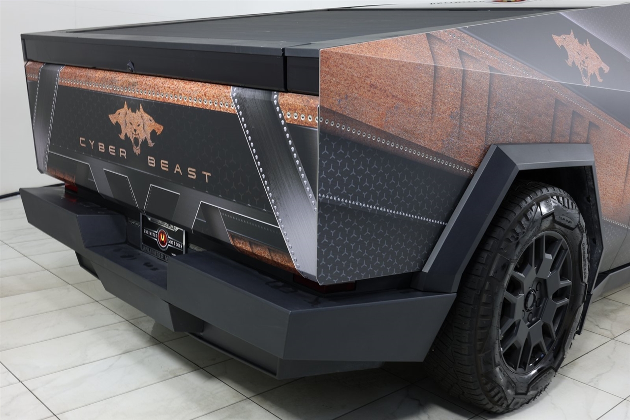 Tesla Cybertruck Cyberbeast 2024