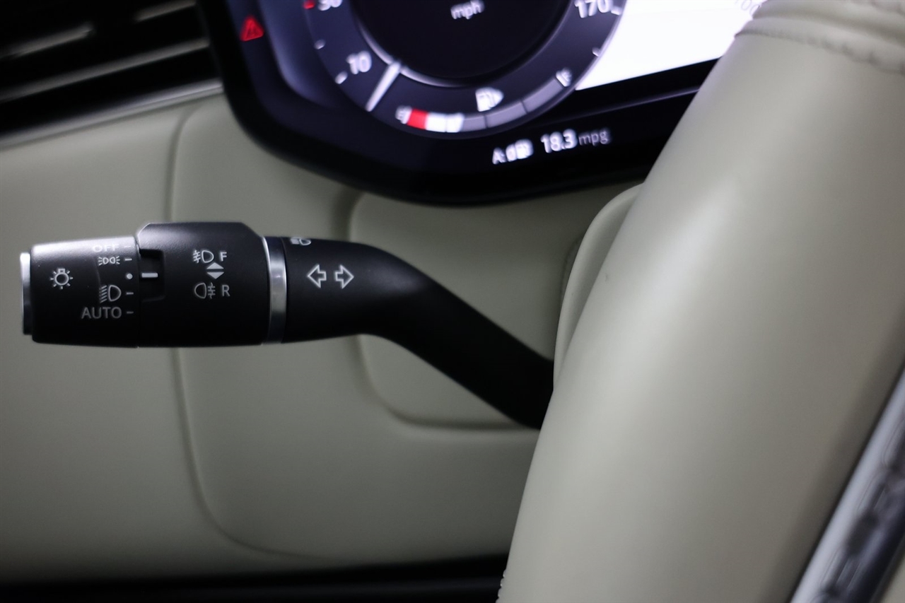 Land Rover New Range Rover SE 2023