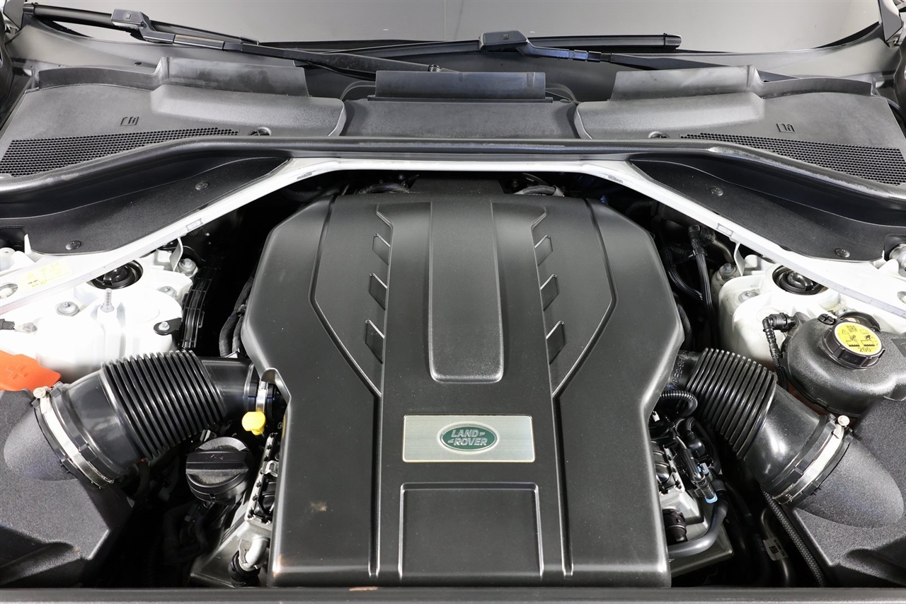 Land Rover New Range Rover SE 2023