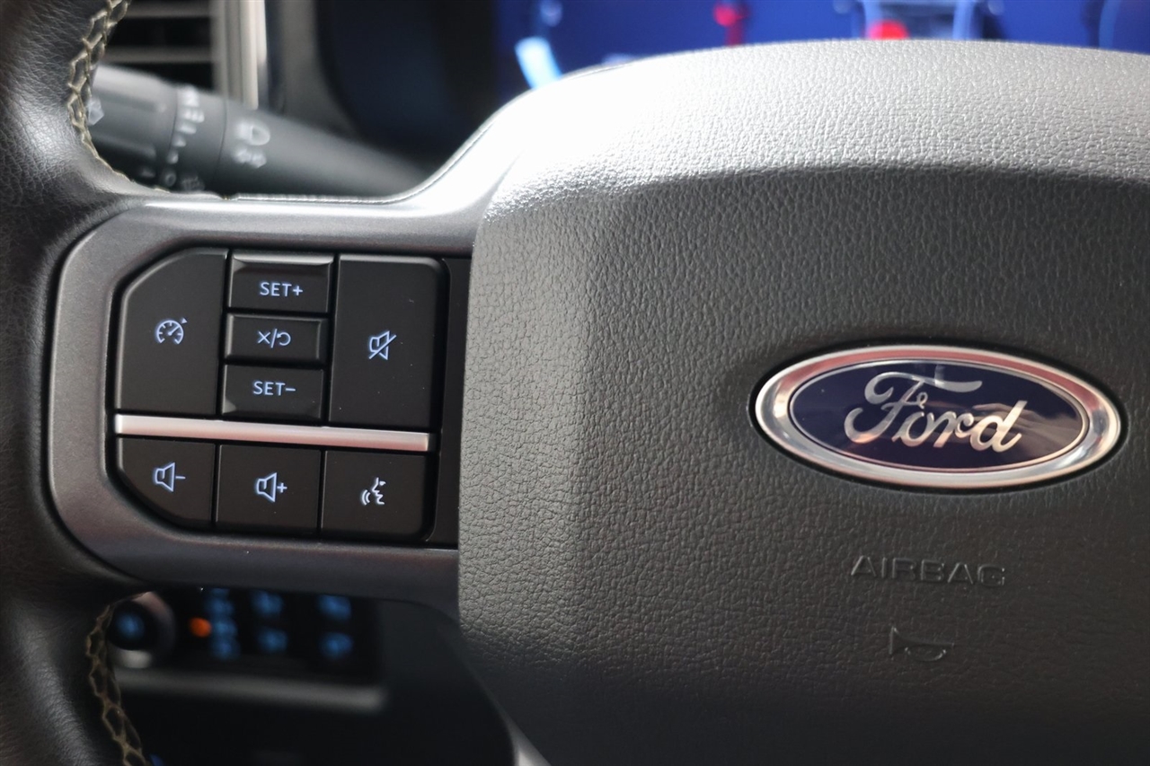 Ford F-350 SD XL Crew Cab Long Bed 4WD 2025