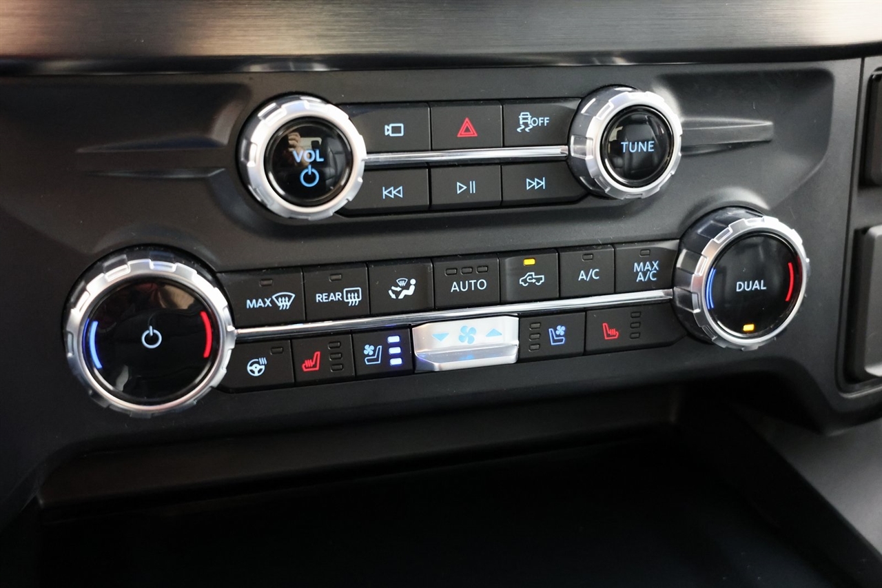 Ford F-350 SD XL Crew Cab Long Bed 4WD 2025