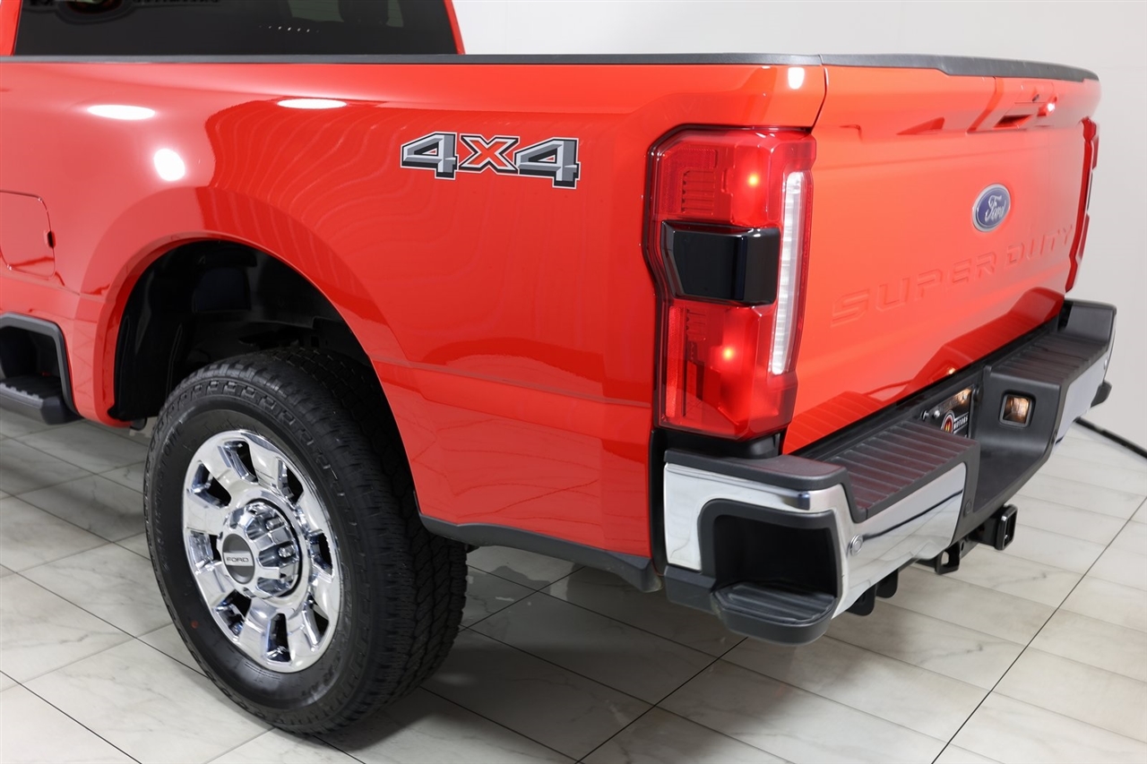 Ford F-350 SD XL Crew Cab Long Bed 4WD 2025