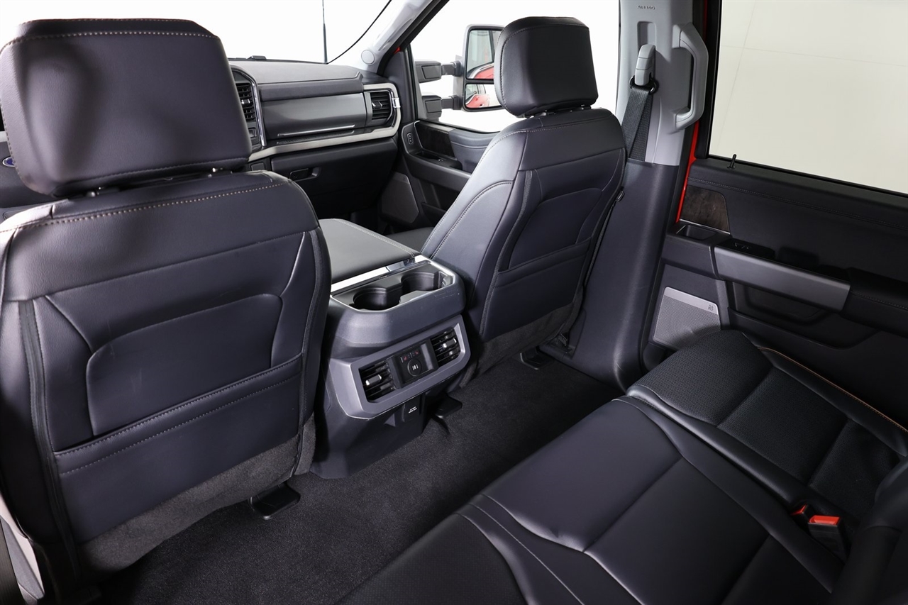 Ford F-350 SD XL Crew Cab Long Bed 4WD 2025