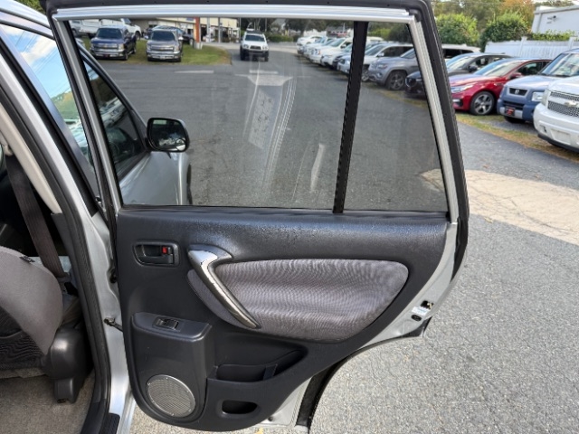 Toyota RAV4  2005