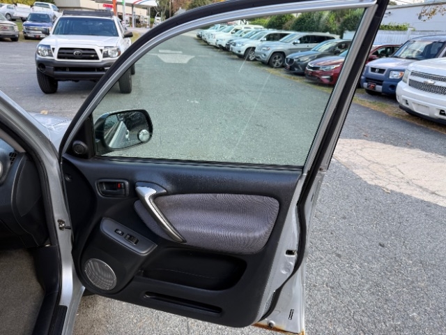 Toyota RAV4  2005