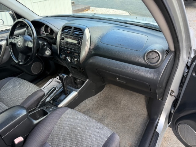 Toyota RAV4  2005