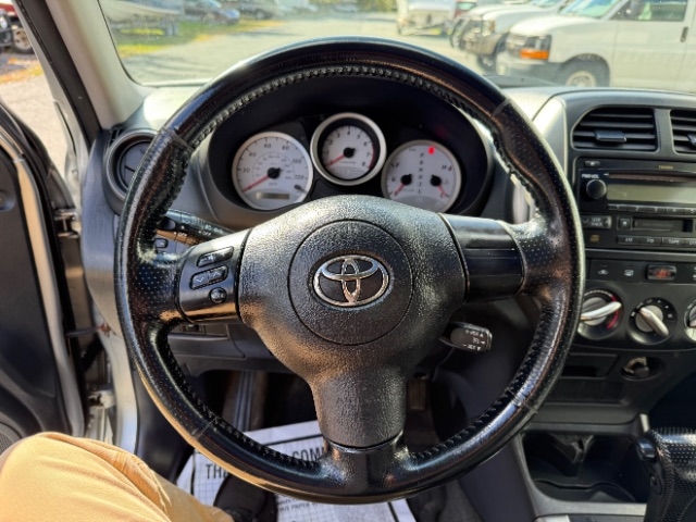 Toyota RAV4  2005