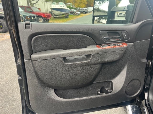 GMC Sierra 2500HD  2011