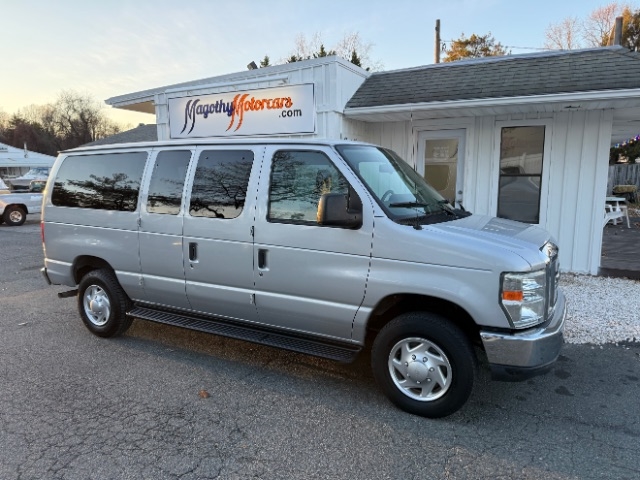 2013 Ford Econoline XLT