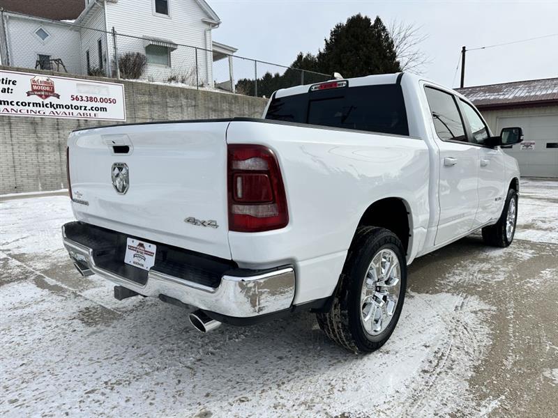 RAM 1500 Big Horn Crew Cab SWB 4WD 2022