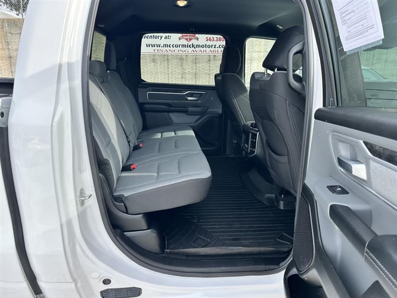 RAM 1500 Big Horn Crew Cab SWB 4WD 2022