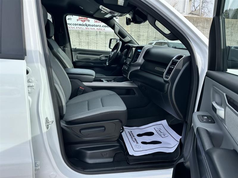 RAM 1500 Big Horn Crew Cab SWB 4WD 2022