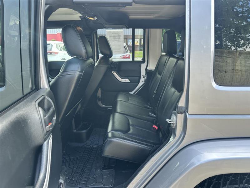 Jeep Wrangler Unlimited Sahara 4WD 2017
