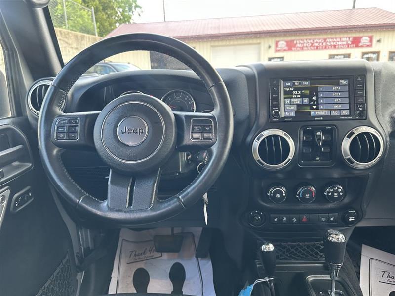 Jeep Wrangler Unlimited Sahara 4WD 2017