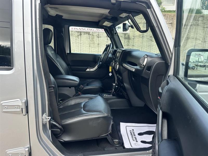 Jeep Wrangler Unlimited Sahara 4WD 2017