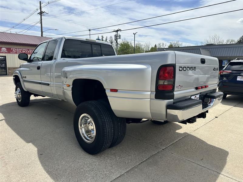 Dodge Ram 3500 ST Quad Cab 4WD 2002