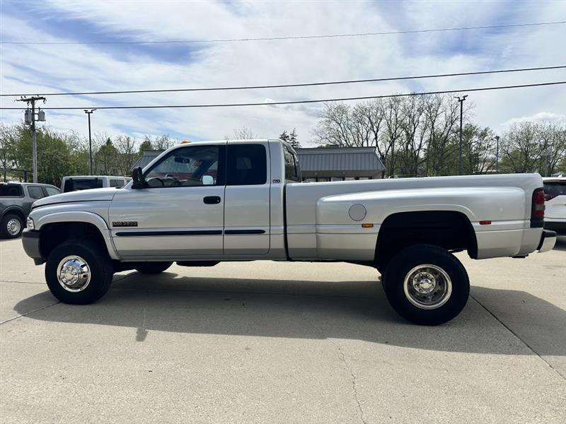 Dodge Ram 3500 ST Quad Cab 4WD 2002