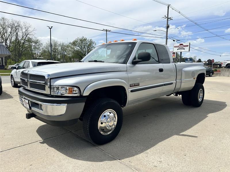 Dodge Ram 3500 ST Quad Cab 4WD 2002