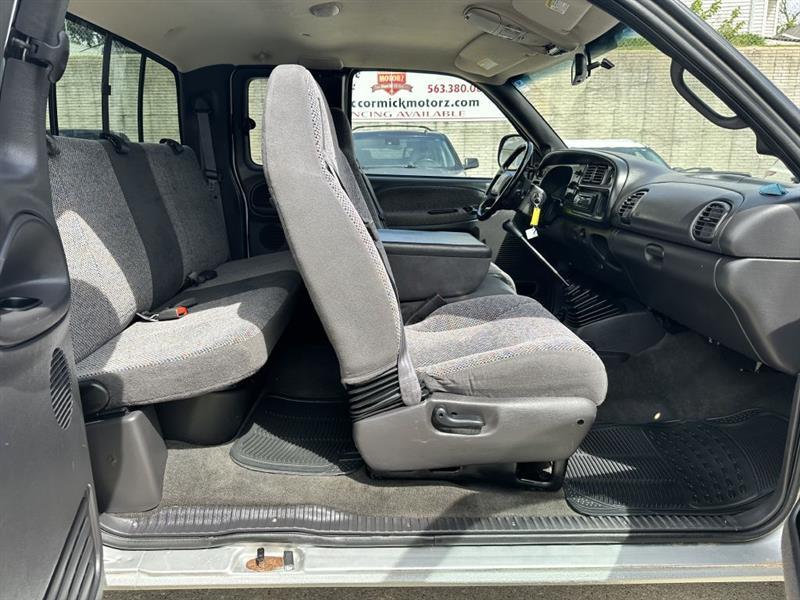 Dodge Ram 3500 ST Quad Cab 4WD 2002