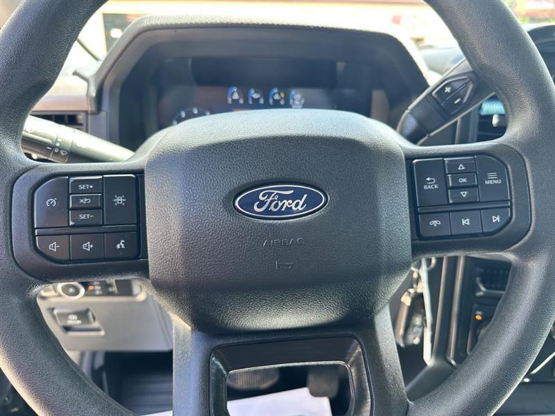 Ford F-150 XL 4WD 2024