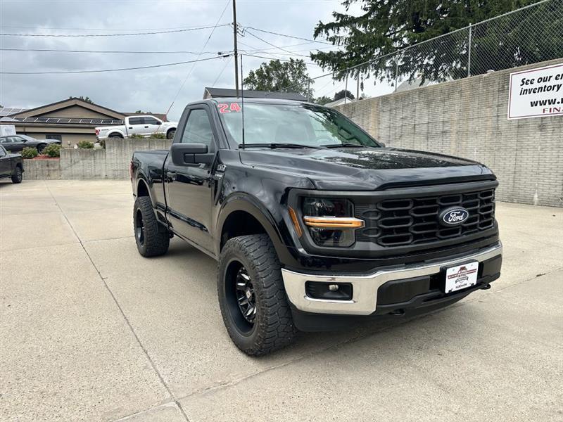 Ford F-150 XL 4WD 2024
