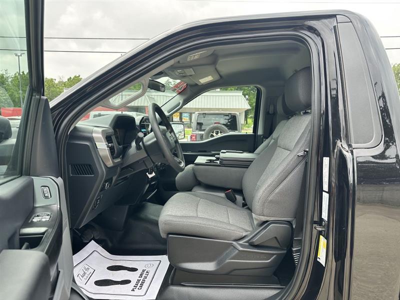 Ford F-150 XL 4WD 2024