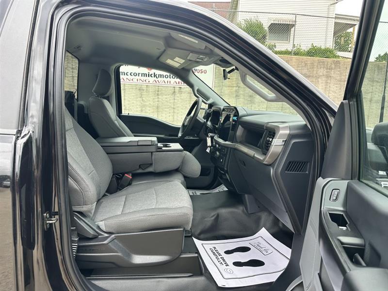 Ford F-150 XL 4WD 2024