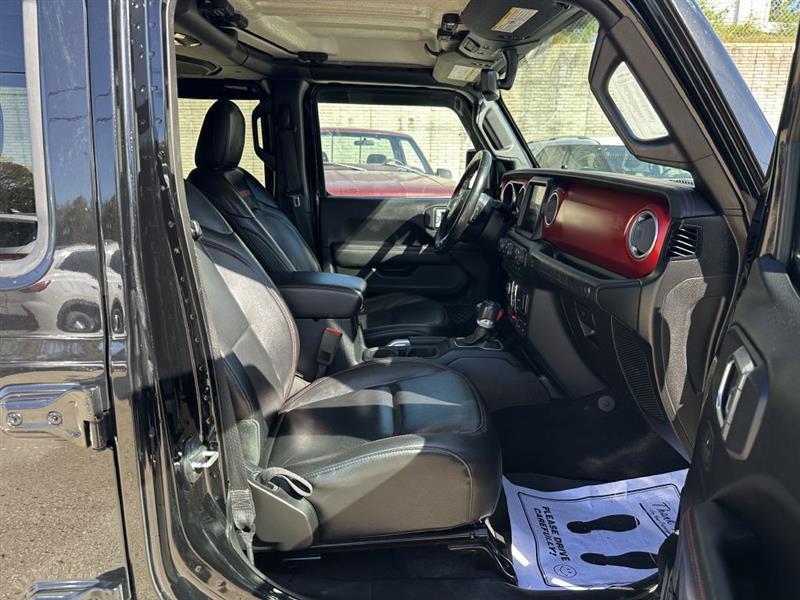 Jeep Wrangler photo 14