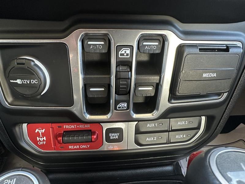 Jeep Wrangler photo 17