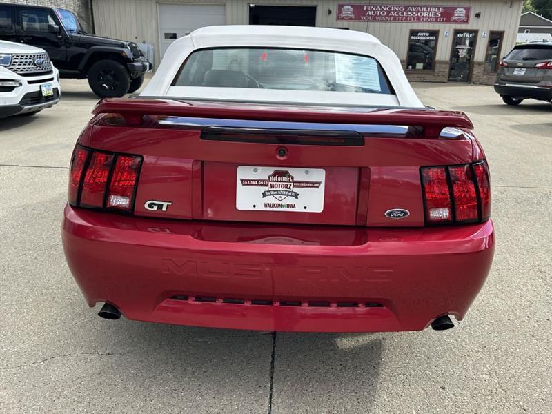 Ford Mustang GT Deluxe Convertible 2001