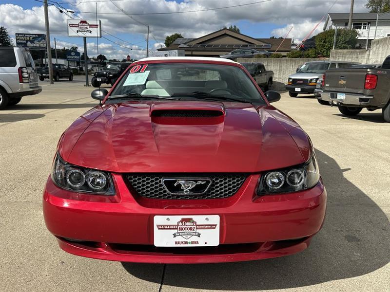Ford Mustang GT Deluxe Convertible 2001