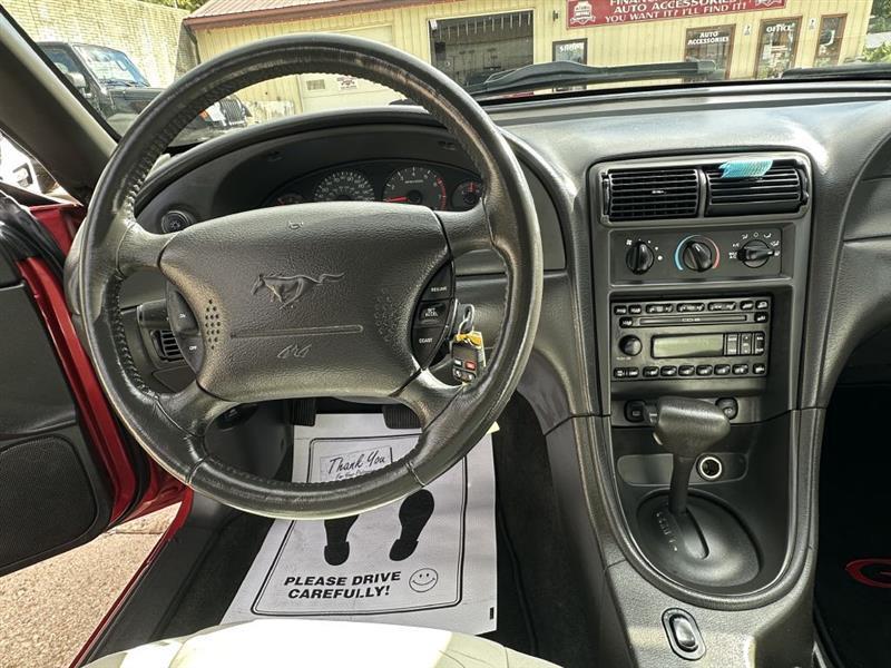 Ford Mustang GT Deluxe Convertible 2001