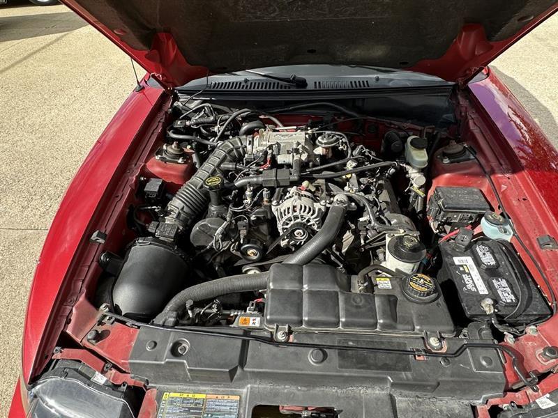 Ford Mustang GT Deluxe Convertible 2001
