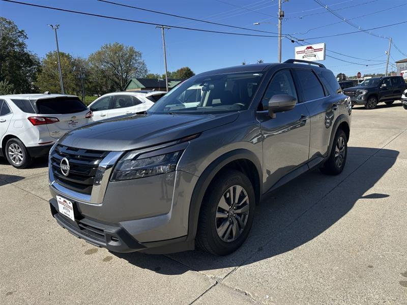 Nissan Pathfinder photo 6