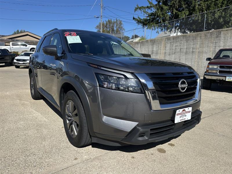 Nissan Pathfinder photo 8