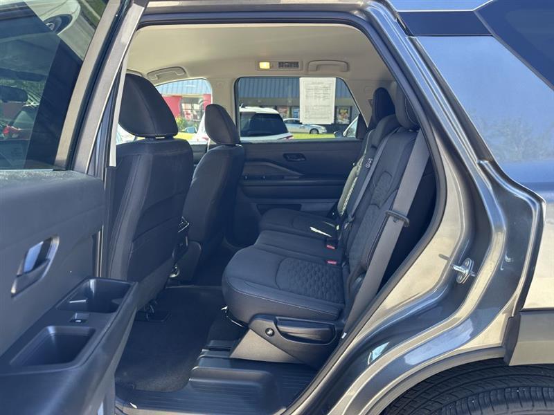 Nissan Pathfinder photo 10