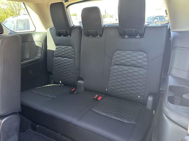 Nissan Pathfinder photo 11